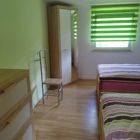 An Der Klosterruine Mit Kostenfreien Parkplatz Und Wlan Paulinzella