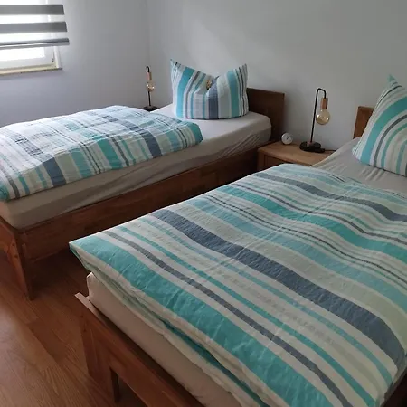 An Der Klosterruine Mit Kostenfreien Parkplatz Und Wlan