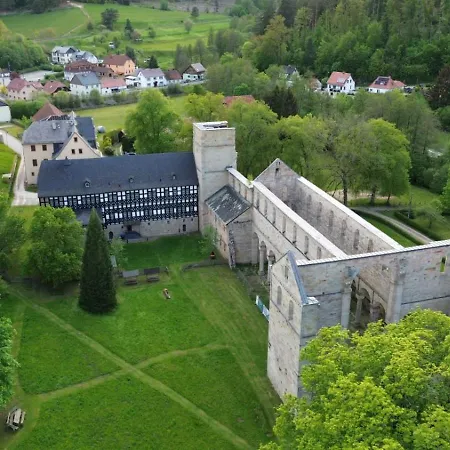 An Der Klosterruine Mit Kostenfreien Parkplatz Und Wlan