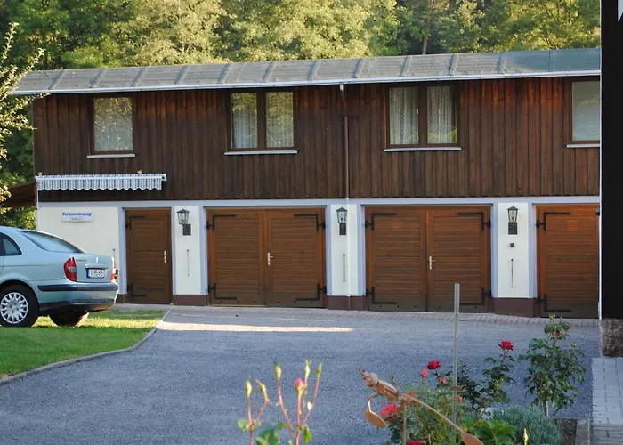 An Der Klosterruine Mit Kostenfreien Parkplatz Und Wlan * Paulinzella