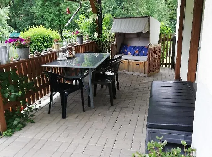 An Der Klosterruine Mit Kostenfreien Parkplatz Und Wlan Paulinzella