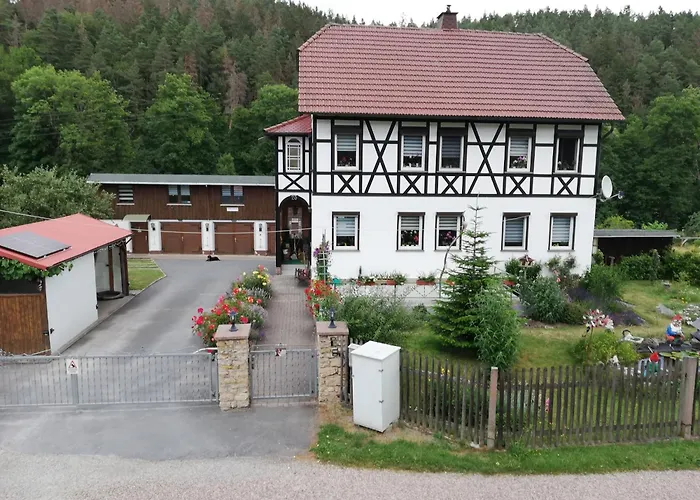 An Der Klosterruine Mit Kostenfreien Parkplatz Und Wlan Paulinzella