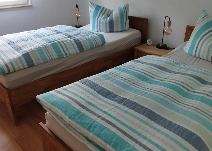 An Der Klosterruine Mit Kostenfreien Parkplatz Und Wlan