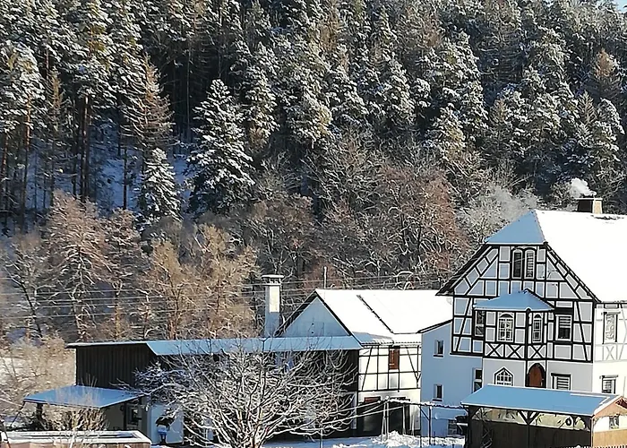 An Der Klosterruine Mit Kostenfreien Parkplatz Und Wlan Paulinzella